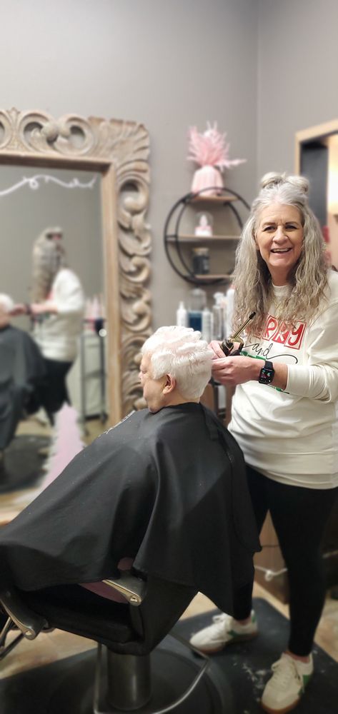 L & M Hair Design Image