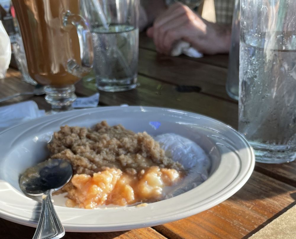 Rogues Harbor Inn