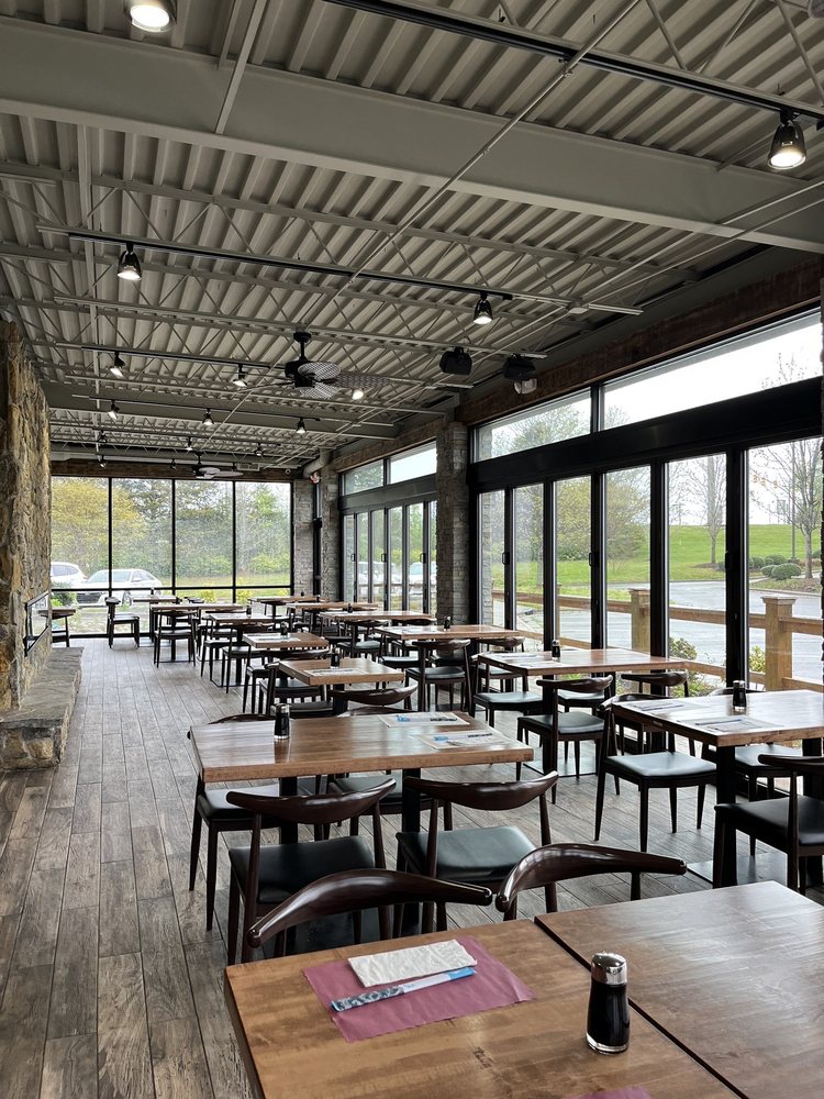 Raku Ramen and Sushi