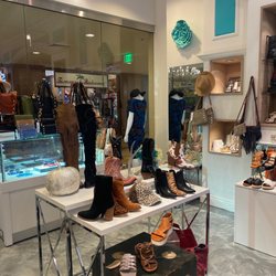J Boutique photo