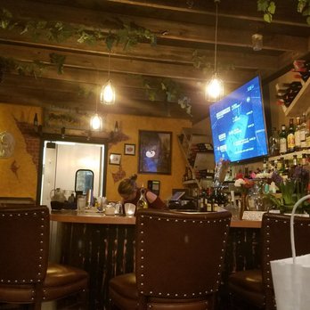Aliano S Ristorante 201 Photos 85 Reviews Pizza 310 N Photo Of Aliano S Ristorante East Dundee Il United States The Bar At