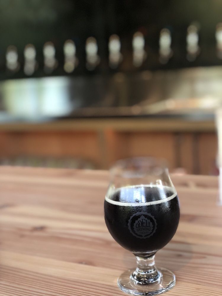 GRRROWLER'S Tap Room & Beer Garden