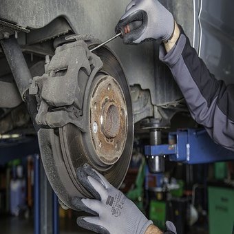 Manuel Auto Body & Custom Collision