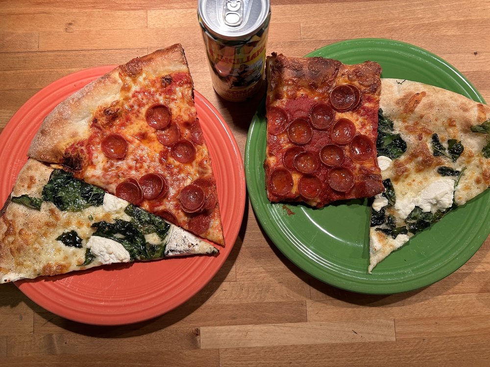 Badamos Pizza