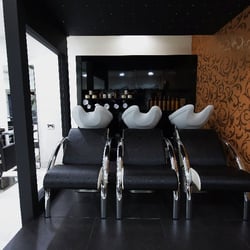 Afrotherapy Salon 13 Photos Hairdressers 235 Fore Street Photo Of Afrotherapy Salon London United Kingdom The Relaxing And Luxurious Backwash Area