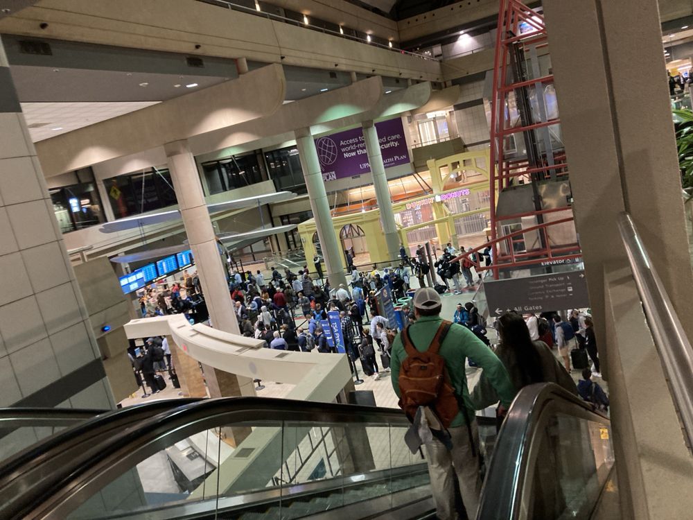 TSA Checkpoint Main