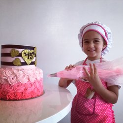 custom cakes in pearland