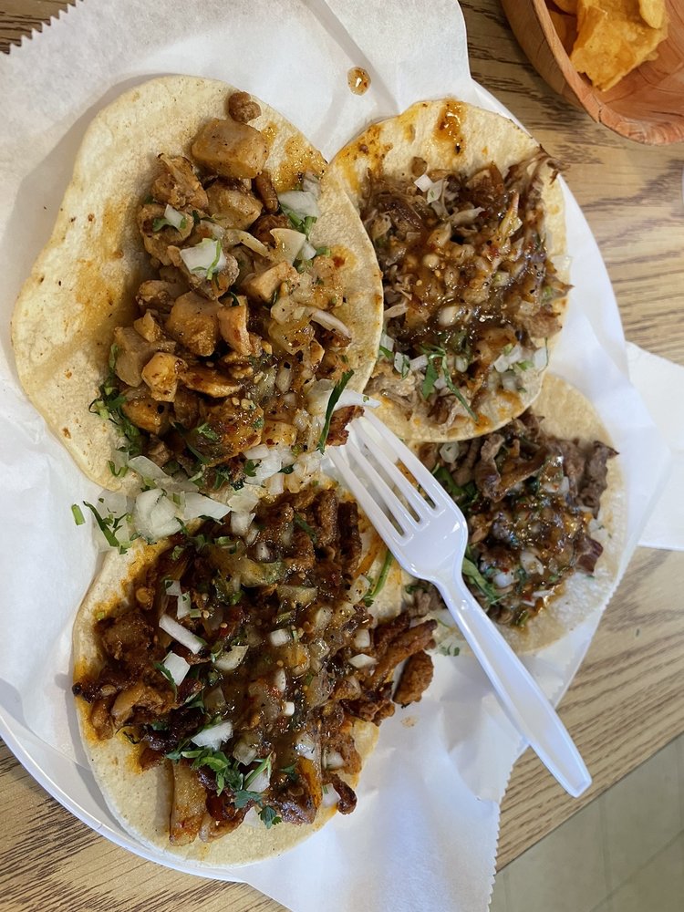 Taqueria 3 Hermanos No 2