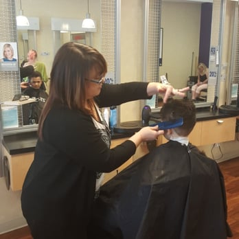 supercuts 22 photos 25 reviews hair salons 8339 elk grove supercuts hair salon