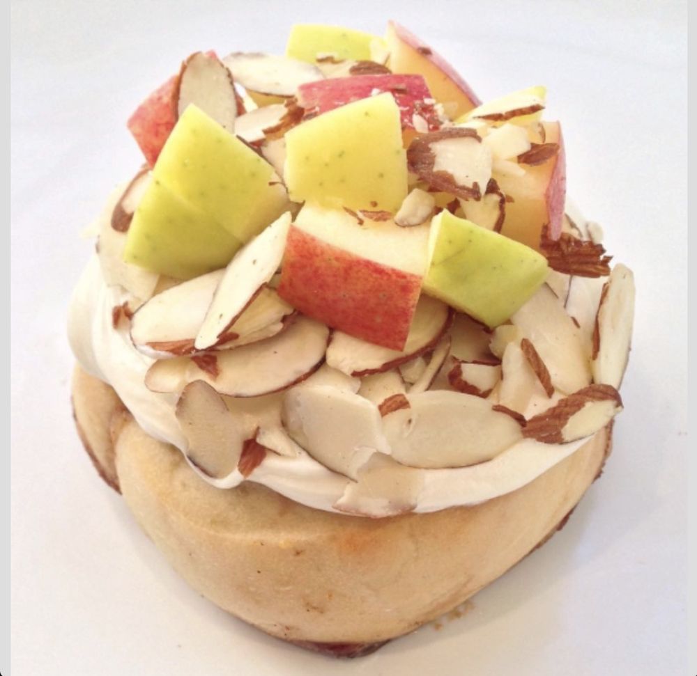 Cinnaholic Logo