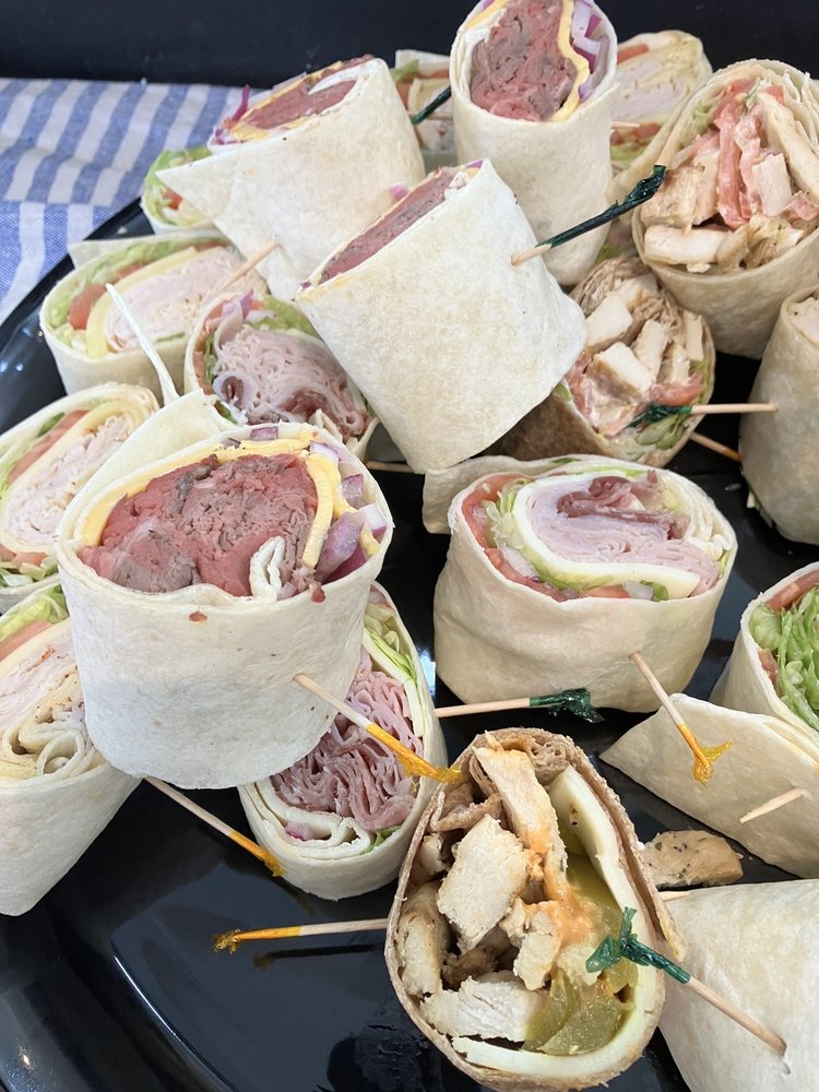 Giannas Family Deli
