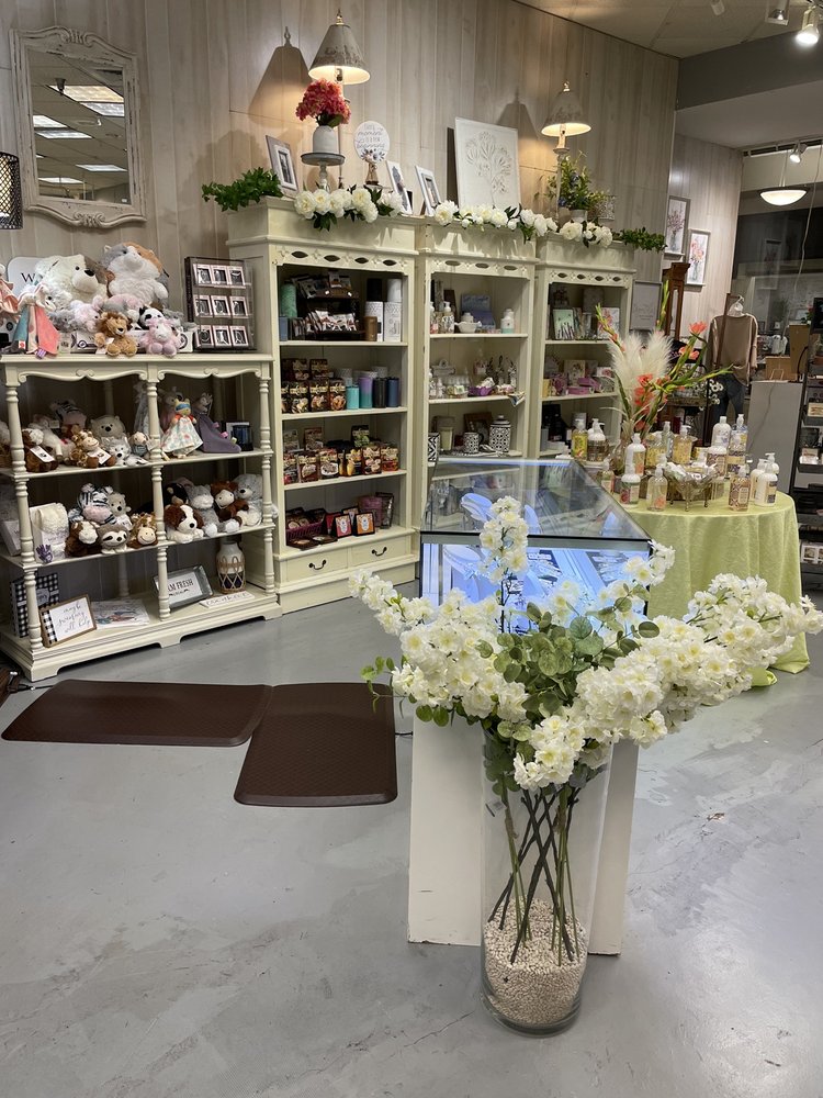 Elizabeths Treasures