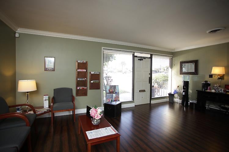 image of business Fary Yassamy, DDS