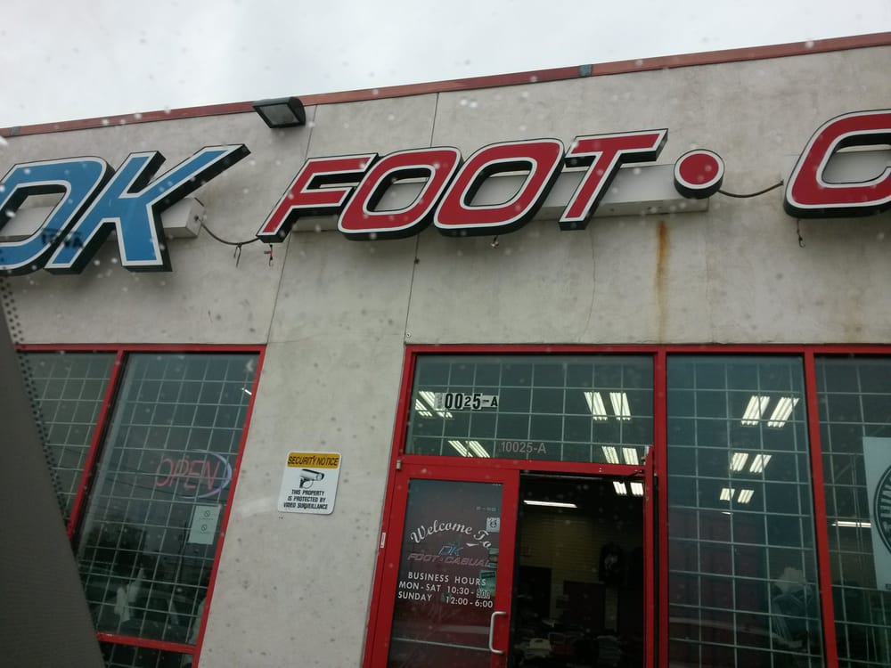 DK Foot &amp; Casual CLOSED Shoe Stores 10025A Lake
