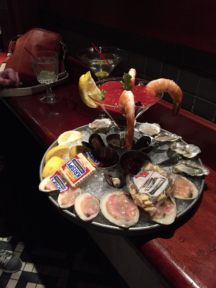 Tracks Raw Bar & Grill