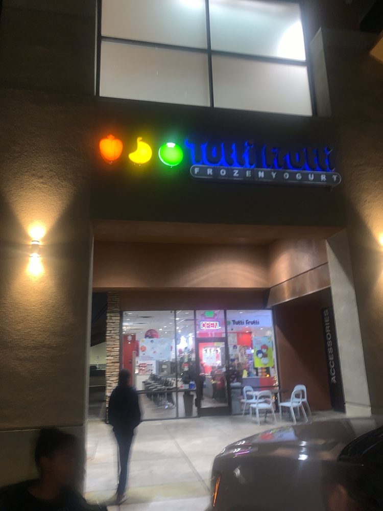 Tutti Frutti Frozen Yogurt