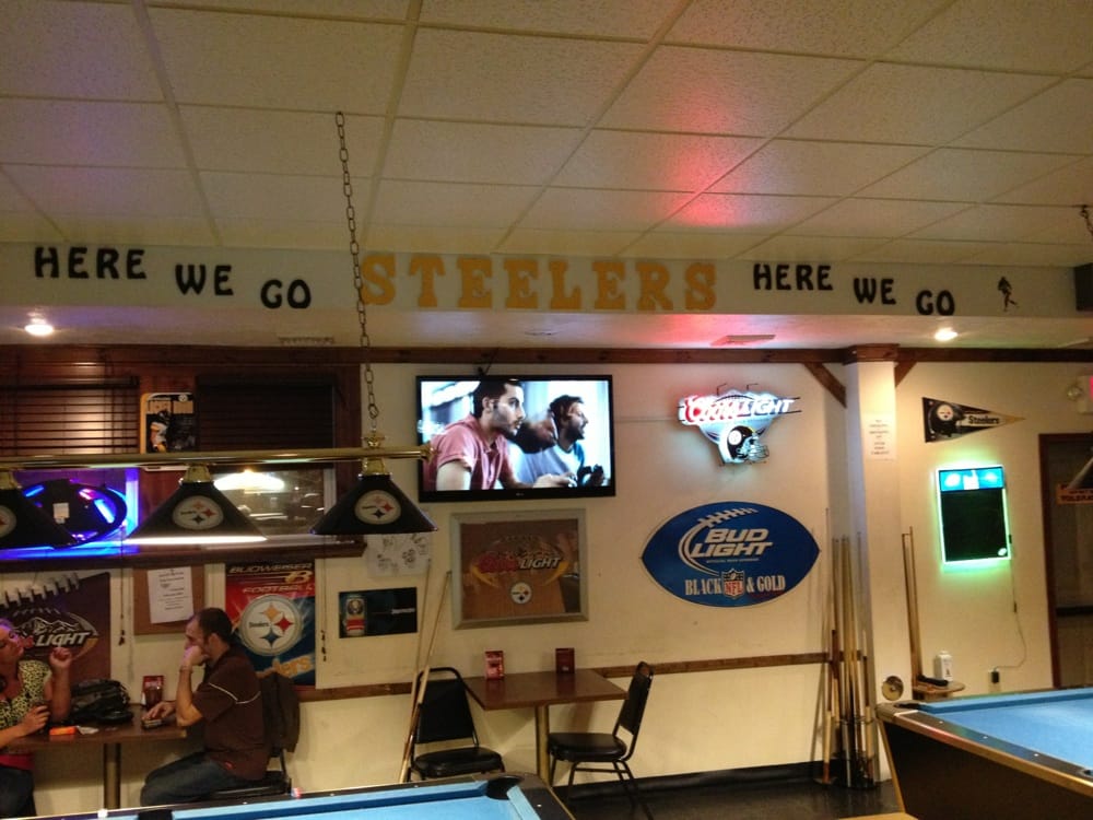 Black & Gold Tavern