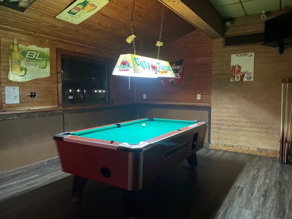 DOC Holliday's Country Bar