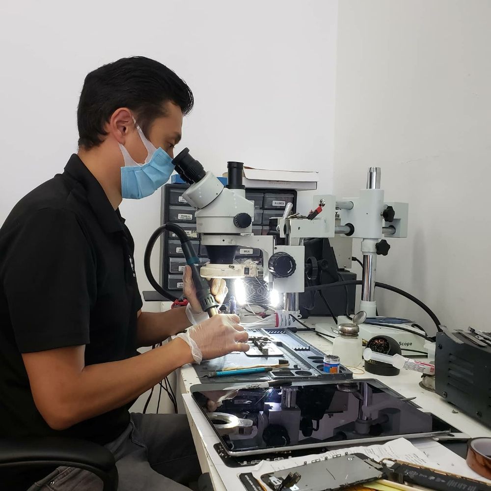 iProtech Professional Phone Repair - Poinsettia Plaza