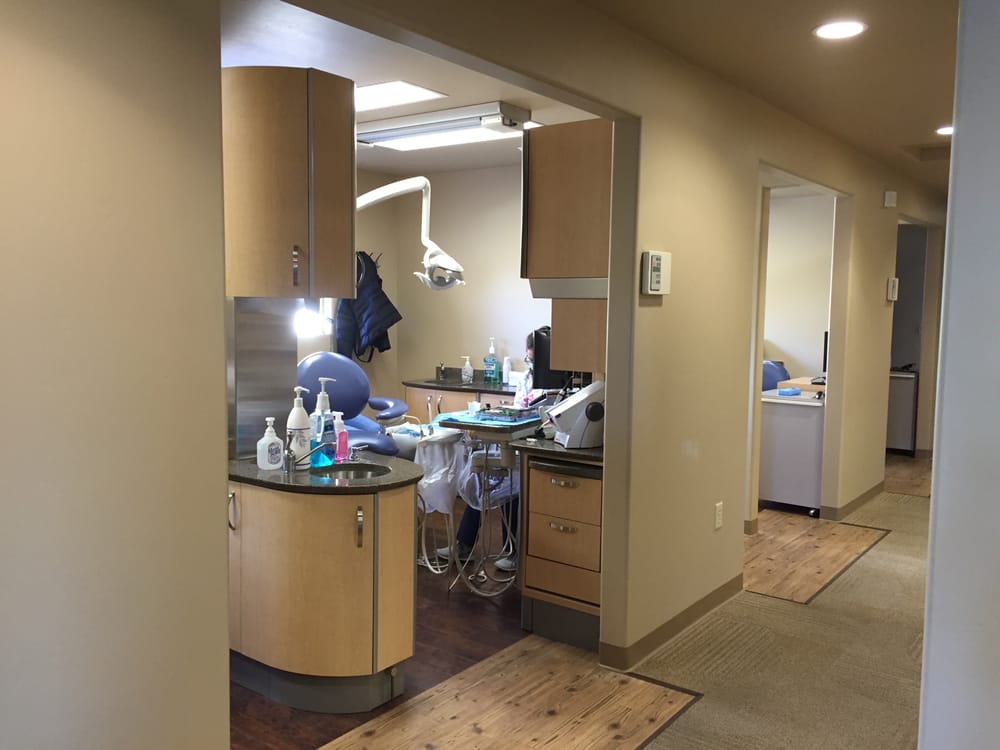 image of business Daniel L Mar