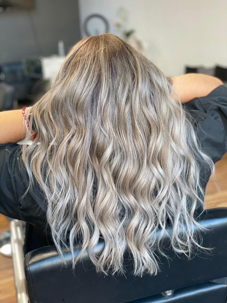 Maydeli's Hair Salon