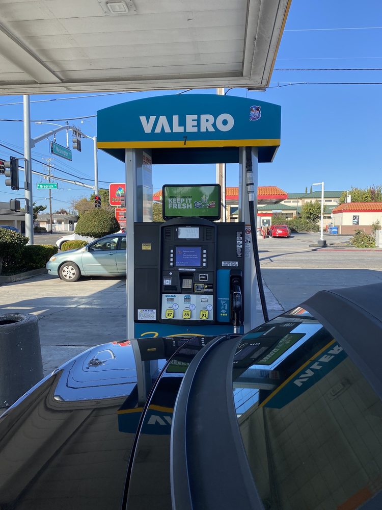 Valero Gas and Food