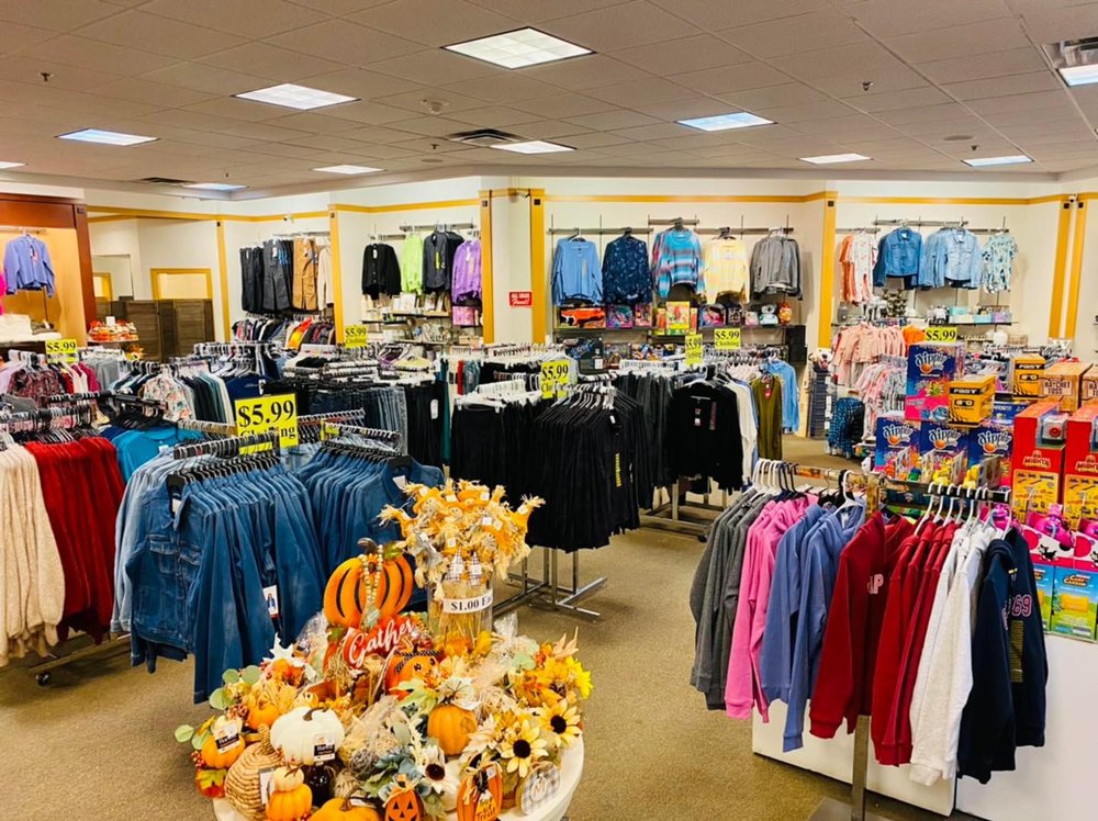 Lynn’s Discounts