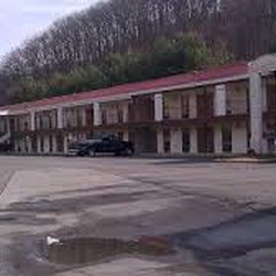 American Inn 11 Reviews Hotels 3281 W State St Bristol Tn Photo Of American Inn Bristol Tn United States This Is A Long