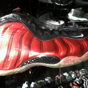 Sole Control 11 Photos 10 Reviews Sports Wear 1050 N Han Photo Of Sole Control Philadelphia Pa United States They Are A Colorful