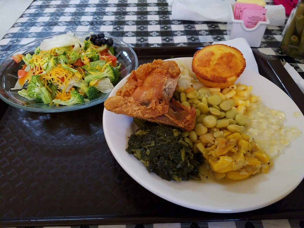 Chester Dean’s Restaurants 107 E Haynes St, Sandersville, GA