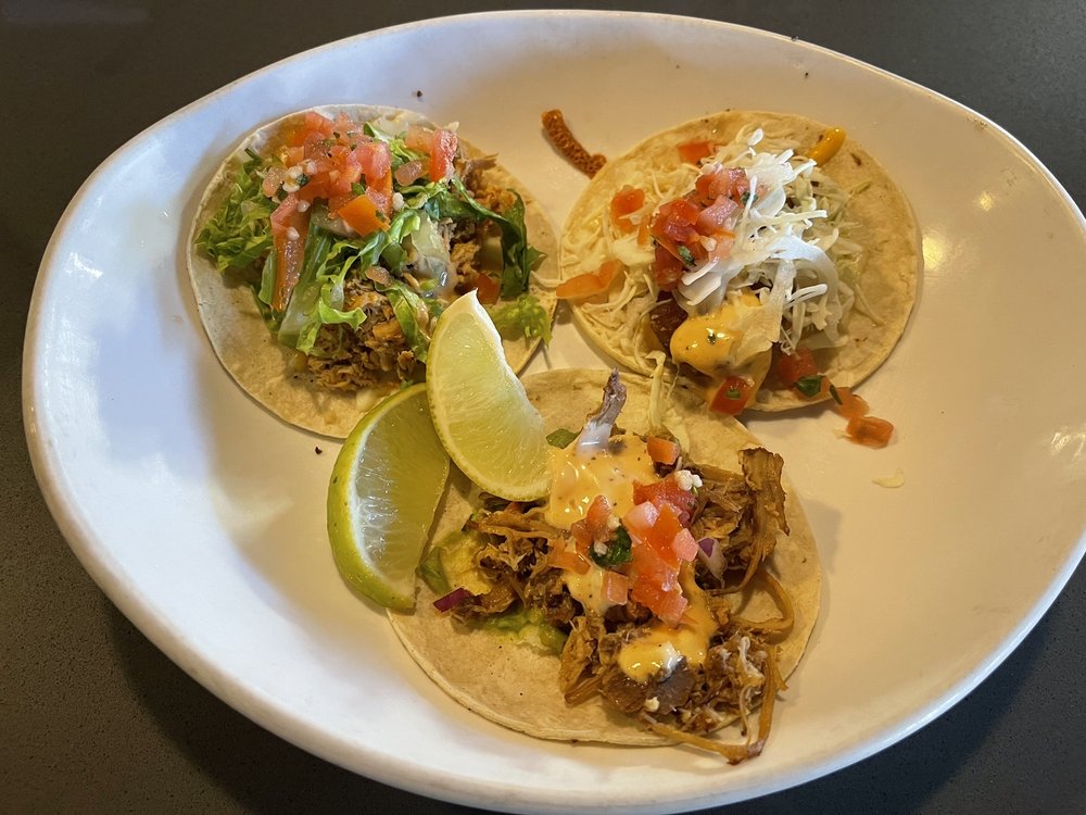 Bar 101 Eats & Drinks