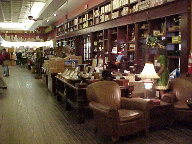 JR Cigar Outlet - Selma