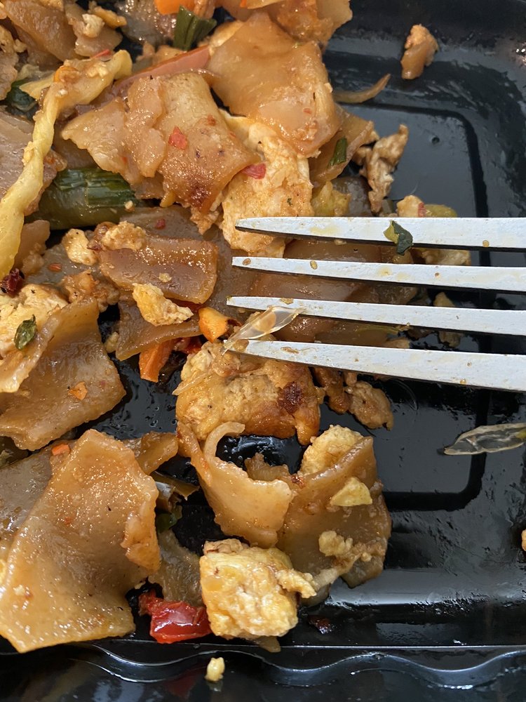 La Moon Thai Eatery