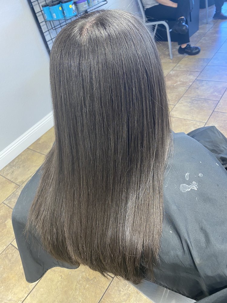 Lary’s Salon