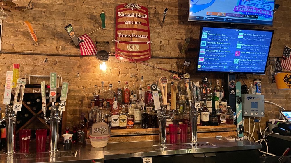 River Street Tavern