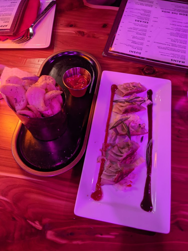 Lit Kitchen & Lounge