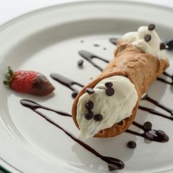 Via Emilia Italian Restaurant 131 Photos 188 Reviews Photo Of Via Emilia Italian Restaurant The Woodlands Tx United States Cannoli