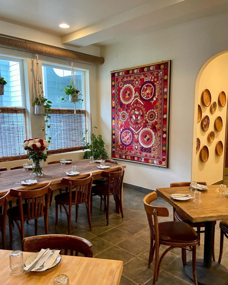 Komaaj Mazze Wine Bar