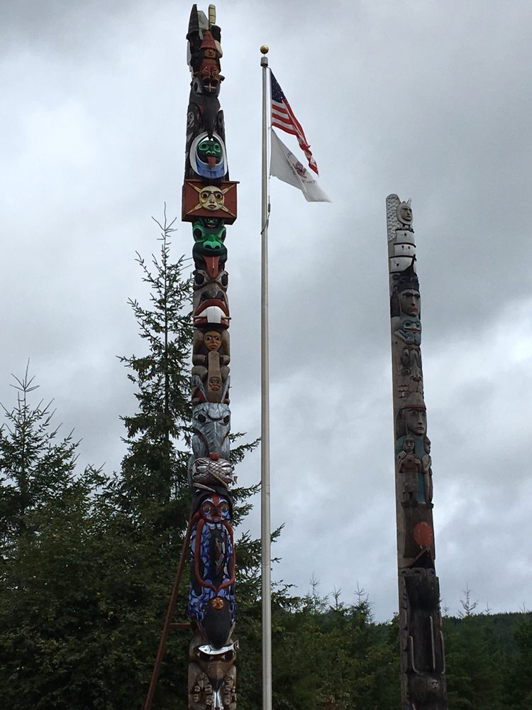 Salish Cliffs Grille