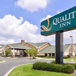 Quality Inn 17 Photos Hotels 175 Remington Blvd Bolingbrook Photo Of Quality Inn Bolingbrook Il United States