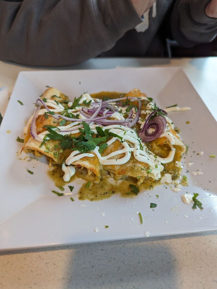 Lakeview Sports Bar & Grill