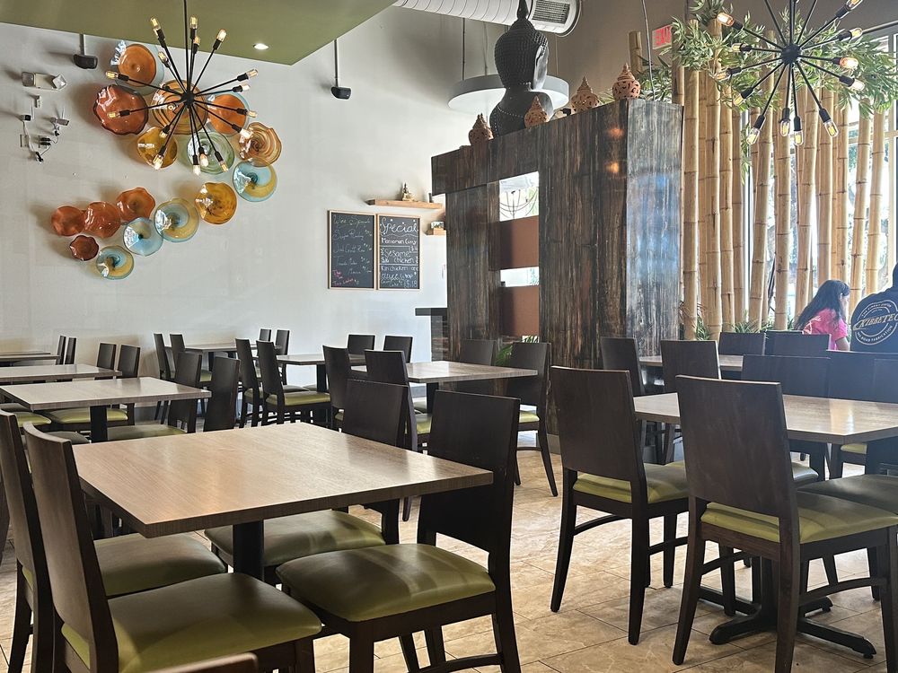 Kin Thai & Sushi