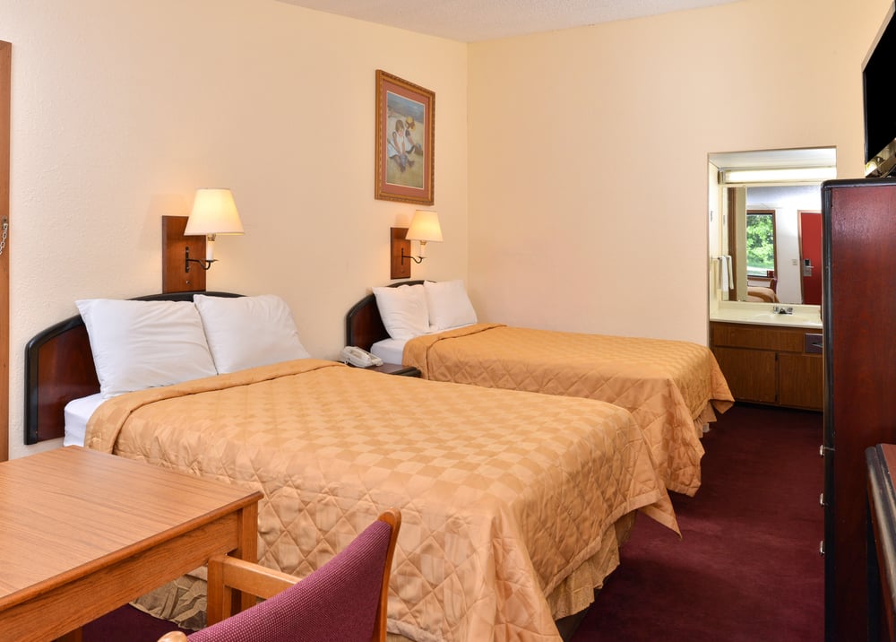 Country Hearth Inns & Suites