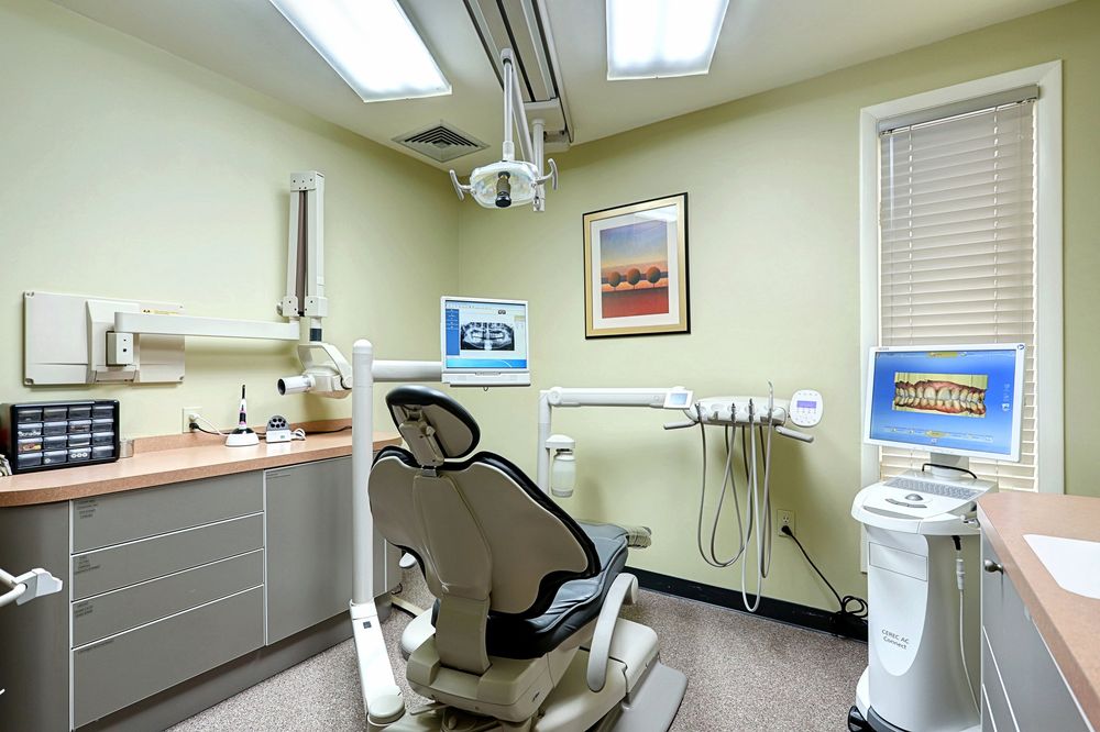 image of business Donald H Currie, DMD
