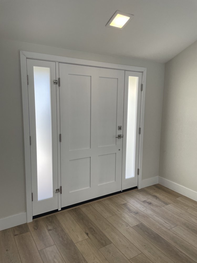 image of business Custom Door Boutique