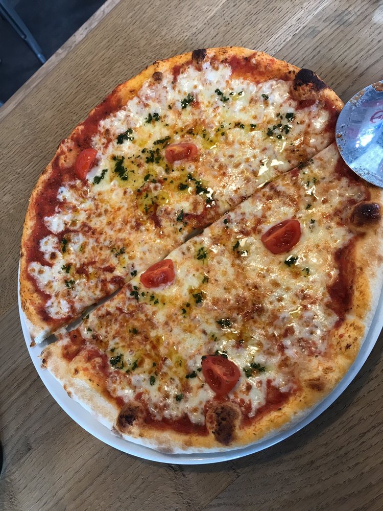 Little Boxes Pizza 269 avenue de Courmayeur, ChamonixMontBlanc