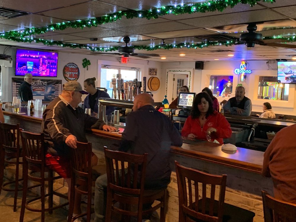 Beach Tavern Bar & Grill