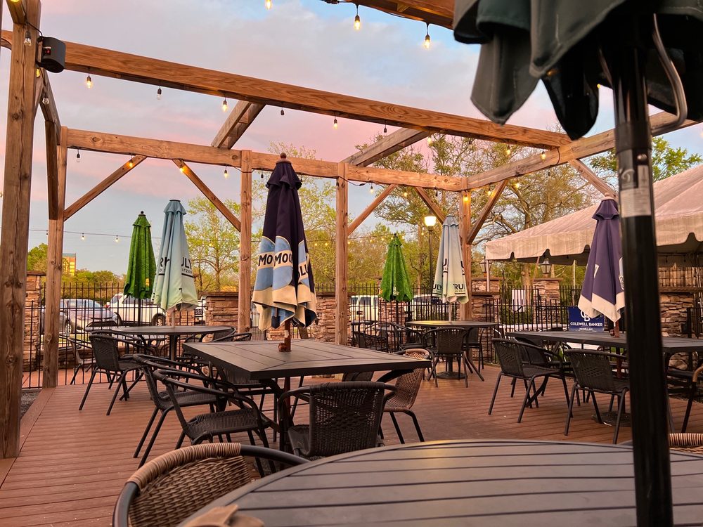 Birdsnest Eats & Ales