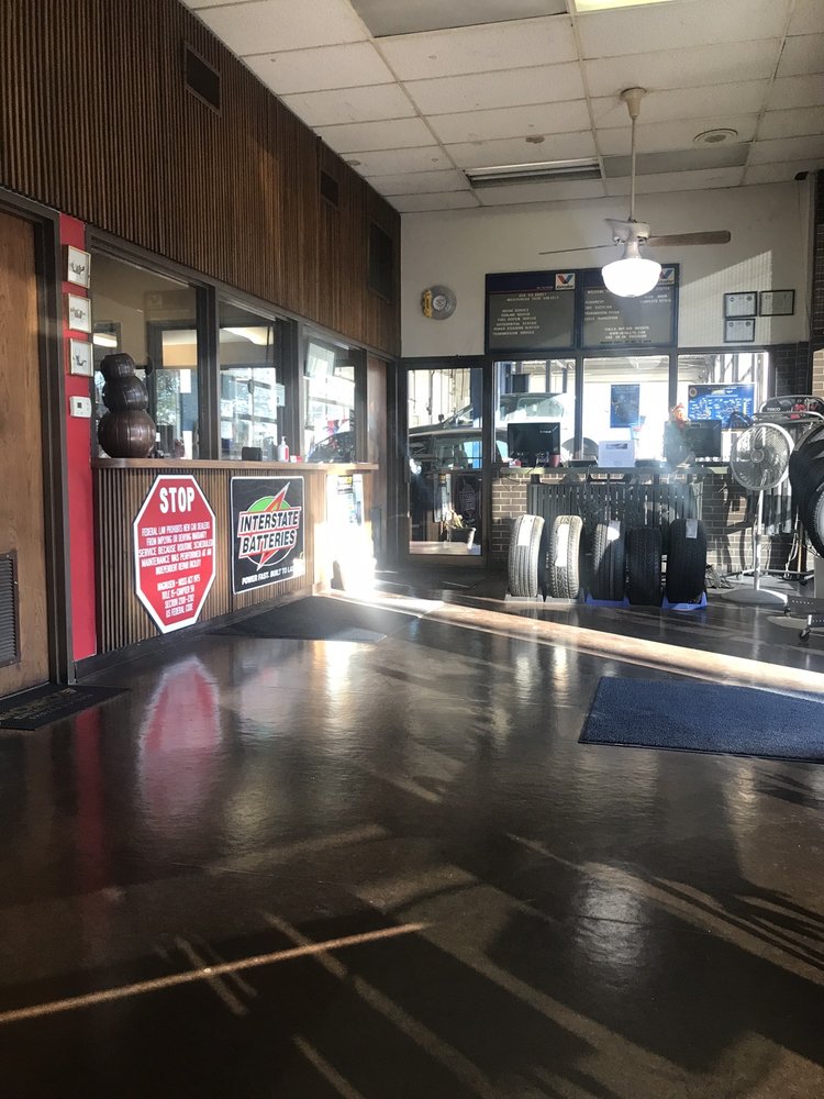 Heinley's Car Care Center