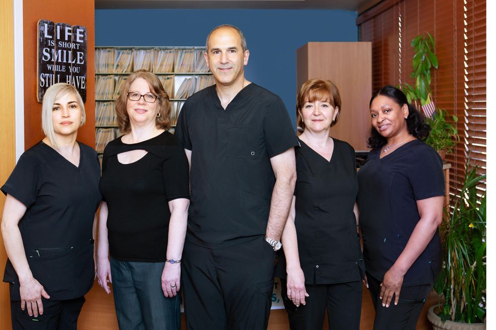 image of business Daniel B Levitt, DDS